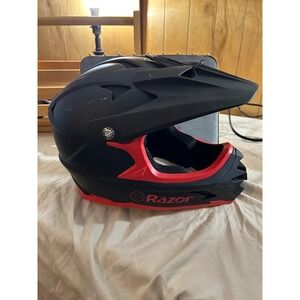 Razor Full Face Youth Black/Red Helmet. Size Medium
